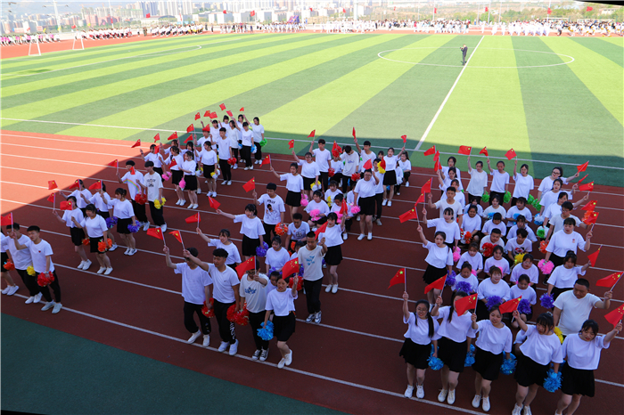 06醫(yī)護(hù)系二課代表隊(duì)表演.jpg 06醫(yī)護(hù)系二課代表隊(duì)表演.jpg